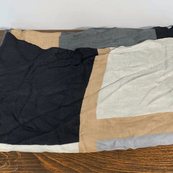 Apt 9 Women's Neutral Colorblock Neck Warmer Fringe Scarf 73x22 One Size - Picture 2 of 3